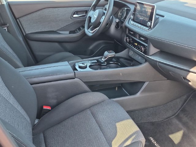 Used 2023 Nissan Rogue SV AWD/4WD image 18