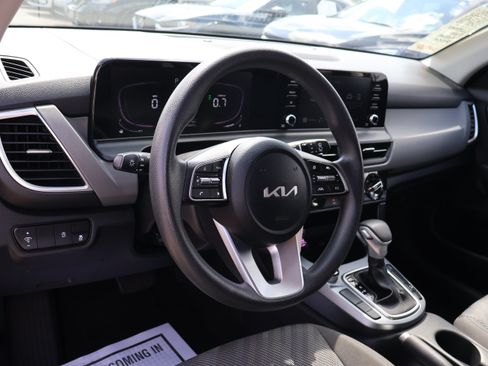 Used 2024 Kia Seltos LX AWD/4WD image 23