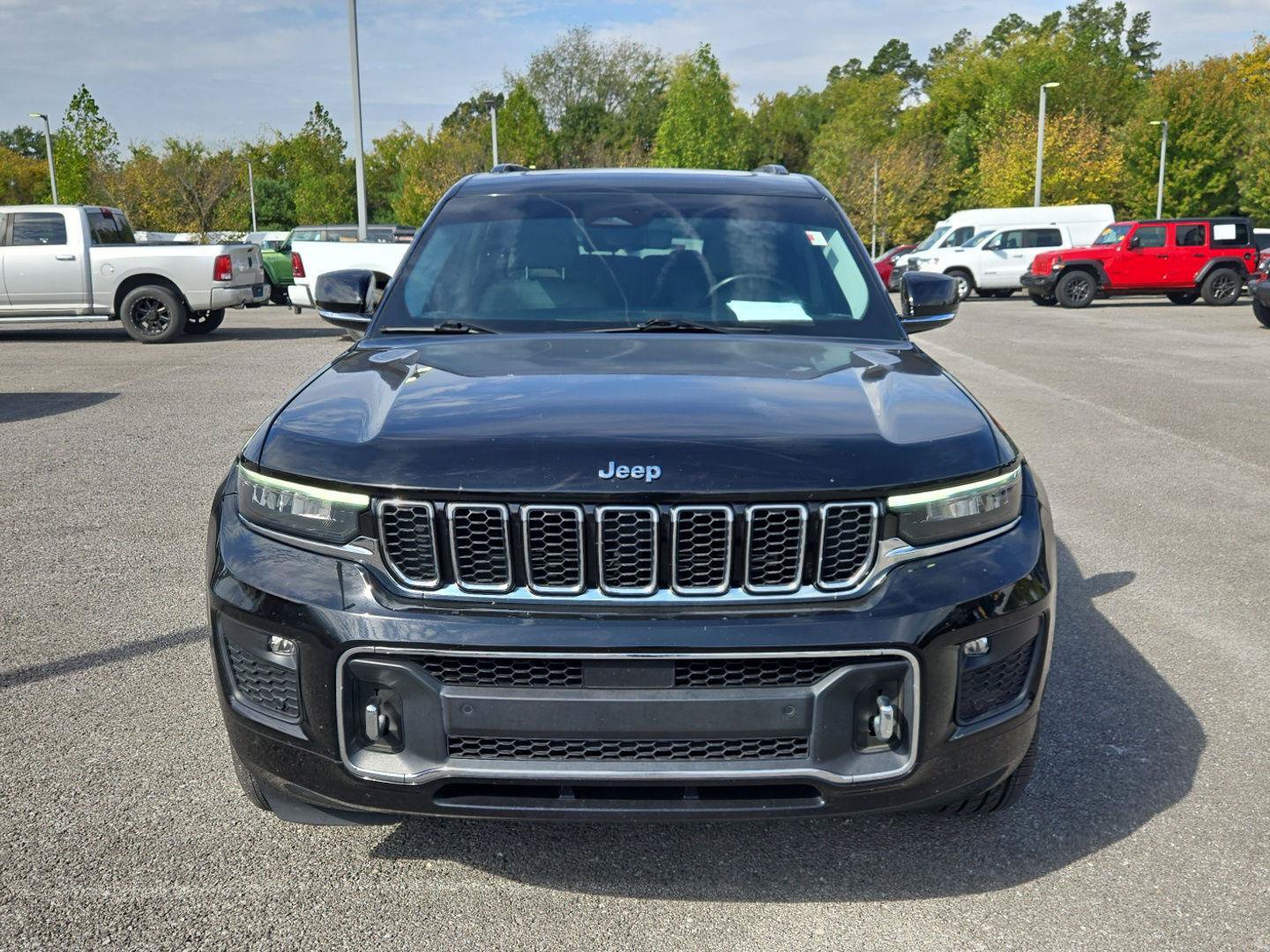 Used 2021 Jeep Grand Cherokee L Overland w/ Luxury Tech Group IV AWD/4WD image 2
