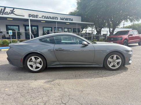 Used 2026 Ford Mustang Coupe RWD image 2