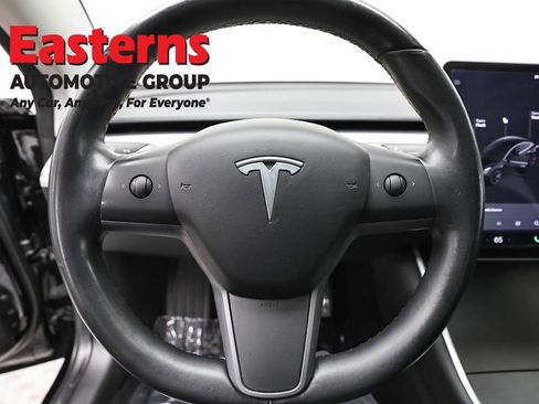 Used 2018 Tesla Model 3 Long Range RWD image 10