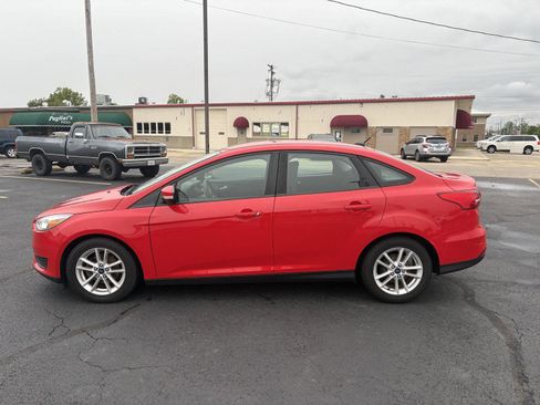Used 2015 Ford Focus SE FWD image 19