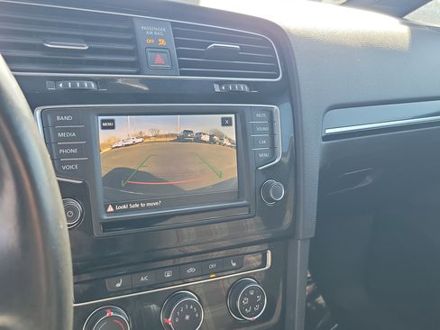 Used 2017 Volkswagen GTI Sport image 15