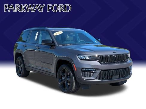 Used 2024 Jeep Grand Cherokee Limited w/ Luxury Tech Group II AWD/4WD image 7