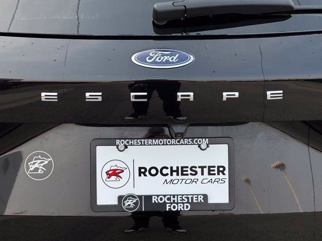 Certified 2023 Ford Escape ST-Line w/ Tech Pack #1 AWD/4WD image 39