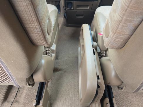 Used 2004 Honda CR-V LX image 47