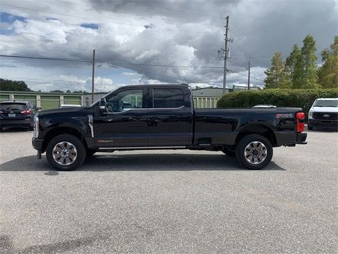 Used 2025 Ford F350 King Ranch w/ FX4 Off-Road Package image 7