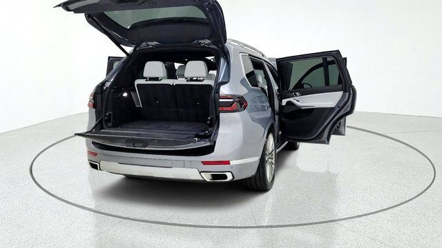 Used 2024 BMW X7 xDrive40i w/ Premium Package AWD/4WD image 18