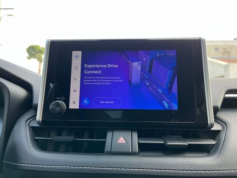 Used 2025 Toyota RAV4 XLE image 21