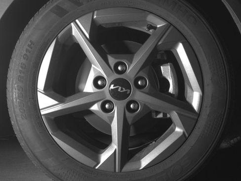 Used 2025 Kia K4 LXS image 13