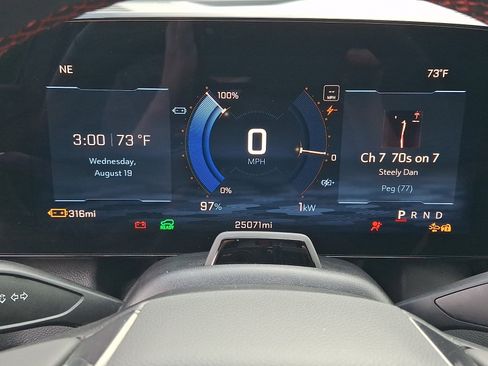 Certified 2024 Chevrolet Equinox EV RS FWD image 22