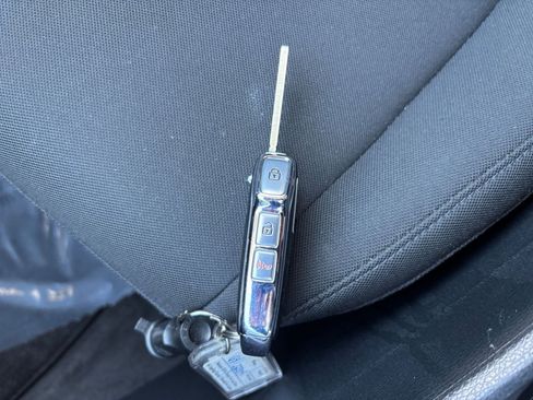 Used 2025 Kia Sportage LX image 22