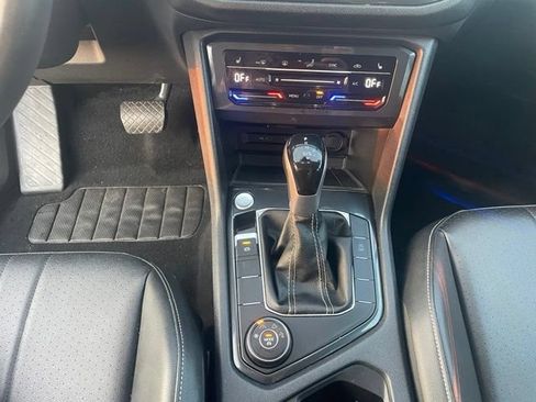 Used 2024 Volkswagen Tiguan SE AWD/4WD image 22