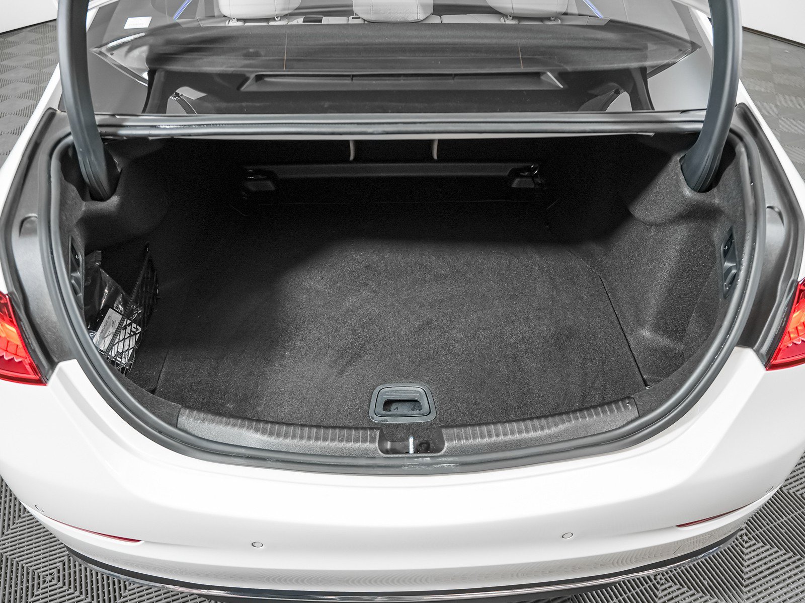 Used 2024 Mercedes-Benz C 300 Sedan image 11