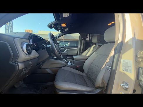 Used 2024 Chevrolet Colorado ZR2 w/ Technology Package AWD/4WD image 6