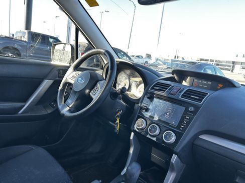 Used 2016 Subaru Forester 2.5i Premium image 14