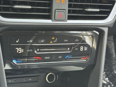 New 2026 Volkswagen Taos SE AWD/4WD image 30