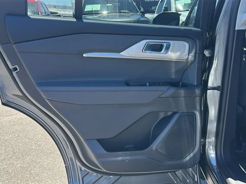 New 2026 Ford Explorer Active RWD image 14