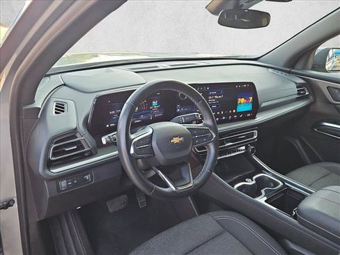 Used 2024 Chevrolet Traverse LT FWD image 10