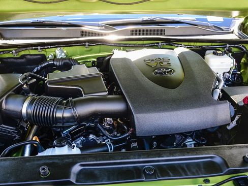 Certified 2023 Toyota Tacoma TRD Off-Road w/ TRD Premium Off Road Package image 33