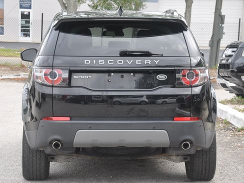 Used 2017 Land Rover Discovery Sport SE AWD/4WD image 7