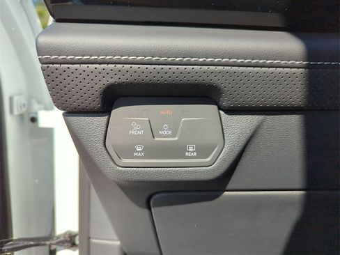 New 2026 Volkswagen Atlas Cross Sport SE image 35