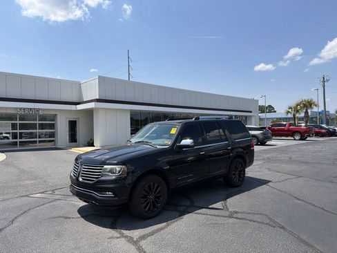 Used 2015 Lincoln Navigator 2WD image 3