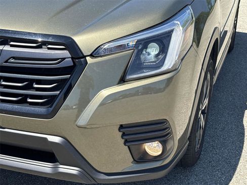 Used 2023 Subaru Forester Limited AWD/4WD image 9