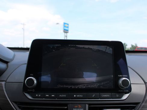 Used 2024 Nissan Altima 2.5 SV FWD image 55