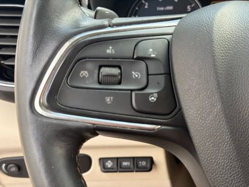Used 2022 Buick Envision Avenir w/ Technology Package II FWD image 22
