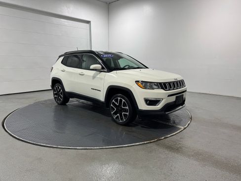 Used 2018 Jeep Compass Limited w/ Navigation Group image 2