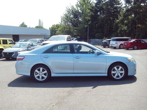 Used 2009 Toyota Camry SE FWD image 6