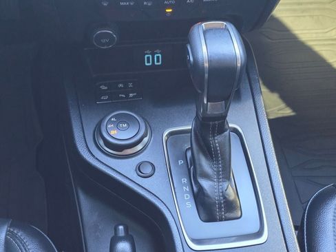 Used 2021 Ford Ranger Lariat w/ FX4 Off-Road Package image 16