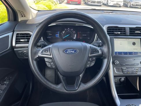 Used 2020 Ford Fusion SE AWD/4WD image 13