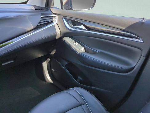 Used 2021 Buick Enclave Avenir w/ Avenir Technology Package AWD/4WD image 16