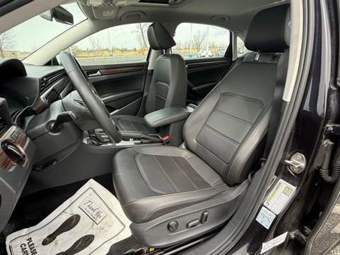 Used 2022 Volkswagen Passat 2.0T image 15
