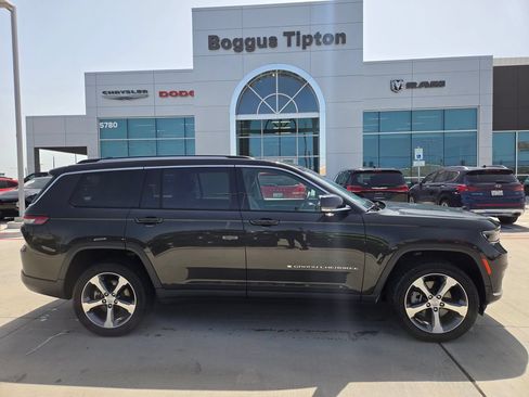 Used 2023 Jeep Grand Cherokee L Limited AWD/4WD image 2