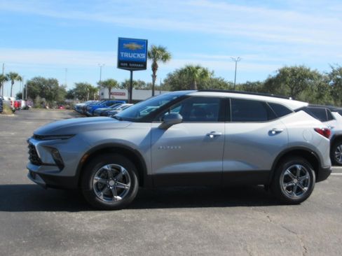 New 2026 Chevrolet Blazer LT w/ Convenience Package FWD image 2