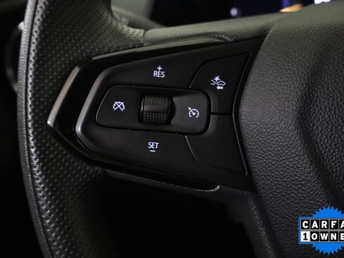 Used 2025 Chevrolet Trax LT FWD image 29