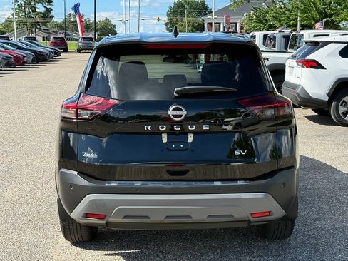 Used 2023 Nissan Rogue SV FWD image 6