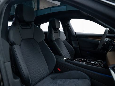 Used 2022 Audi e-tron GT Prestige w/ Prestige Package image 24