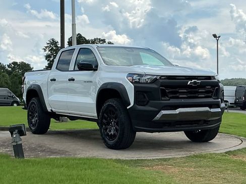 Used 2026 Chevrolet Colorado Trail Boss AWD/4WD image 1
