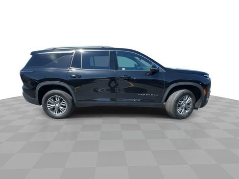 Certified 2025 Chevrolet Traverse LT FWD image 9
