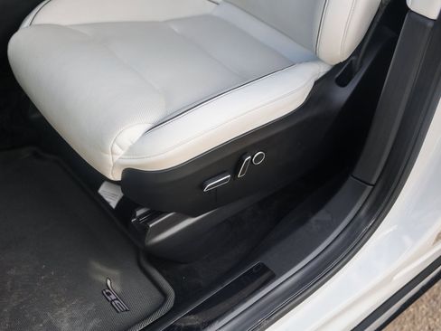 Used 2022 Tesla Model X Plaid image 11