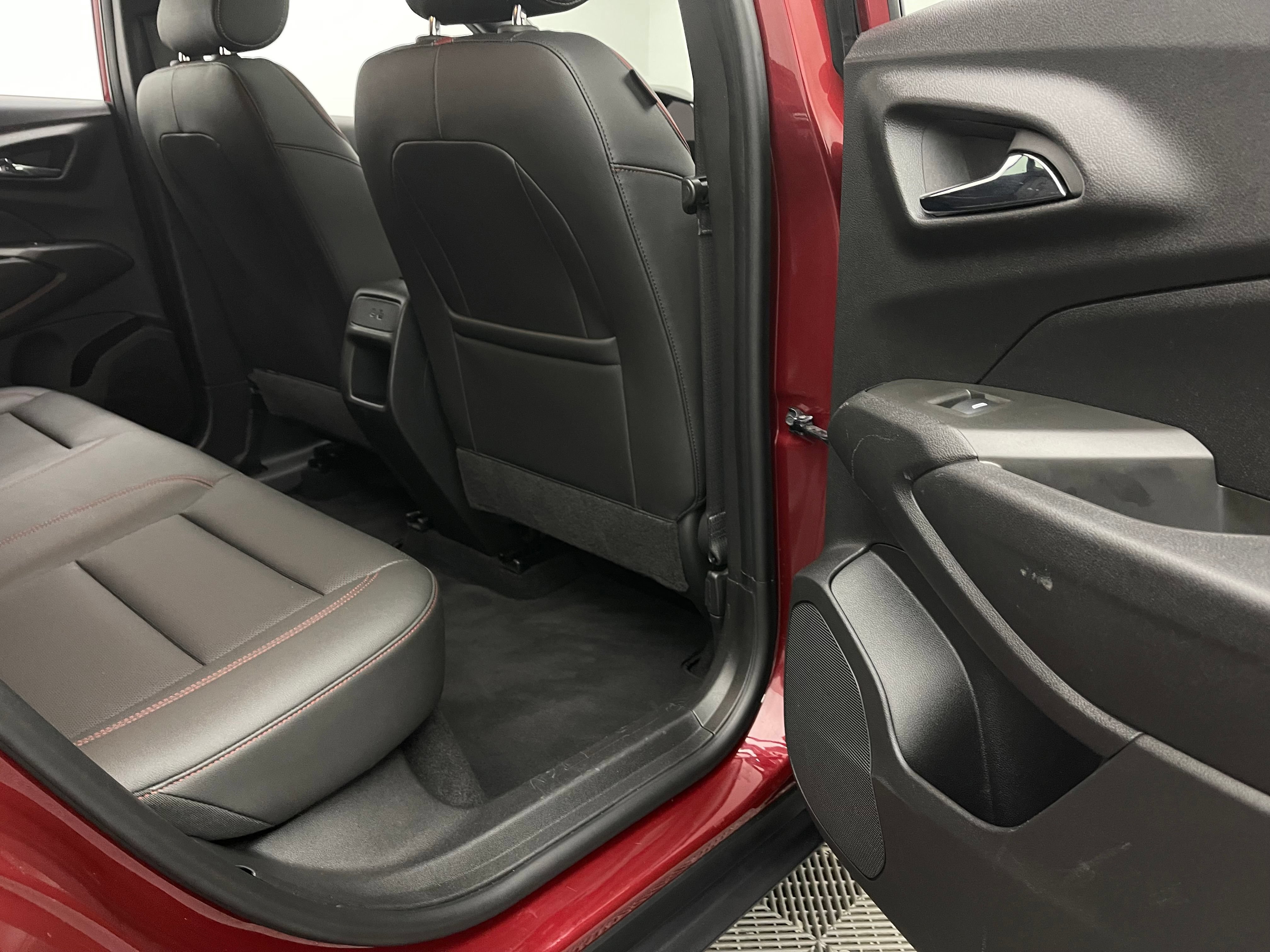 Used 2024 Chevrolet Trax RS w/ Sunroof Package FWD image 35