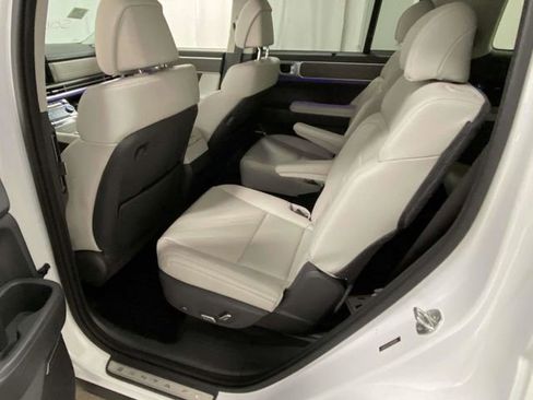 Used 2024 Hyundai Santa Fe Calligraphy image 9