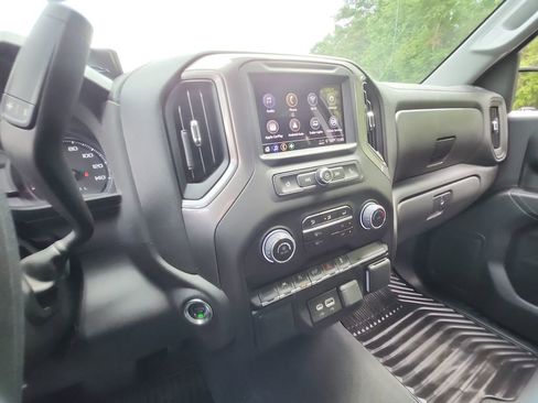 Certified 2025 Chevrolet Silverado 1500 Custom w/ Turbomax Blackout Package image 17