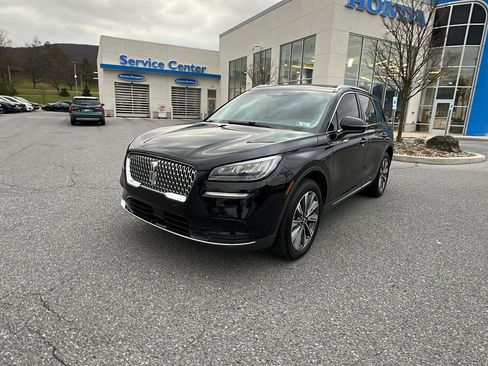 Used 2022 Lincoln Corsair Reserve w/ Elements Package image 8