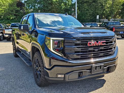 Used 2022 GMC Sierra 1500 Elevation w/ Elevation Premium Package AWD/4WD image 8