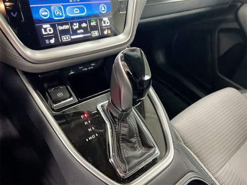 Used 2022 Subaru Outback Premium image 16